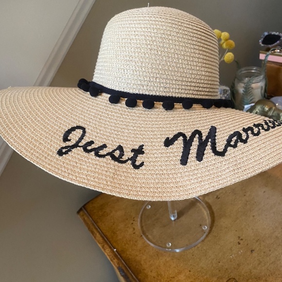 ALTAR’D STATE Just Married Sun Hat - Picture 6 of 9
